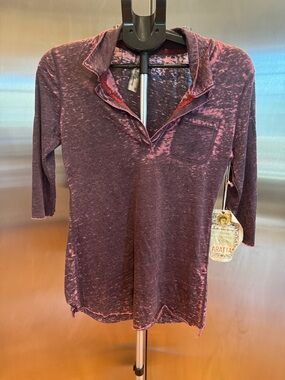 Aratta Mineral Wash Wine Henley 3/4 Sleeve Top